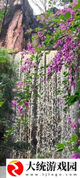 水帘白瀑如饥似渴