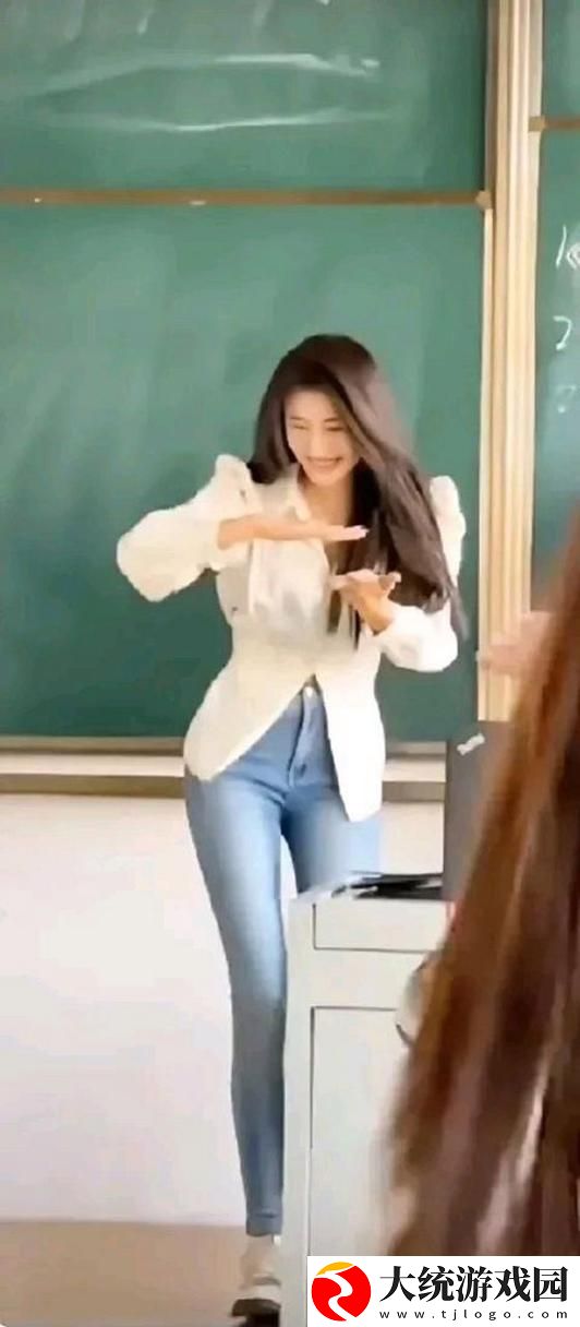 探索师生之间的微妙关系——学生和漂亮老师做爰2的深度解读