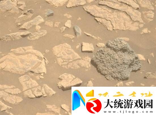 美国火星车发现诡异怪石