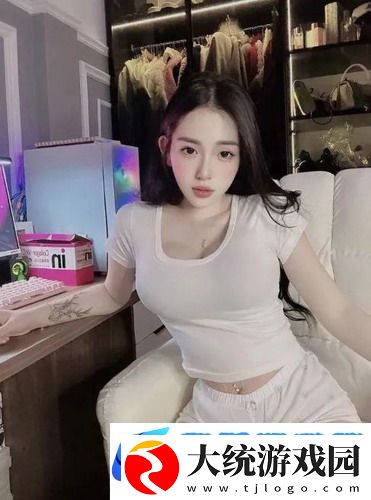 兰姨捂着嘴怕发出声音吵到