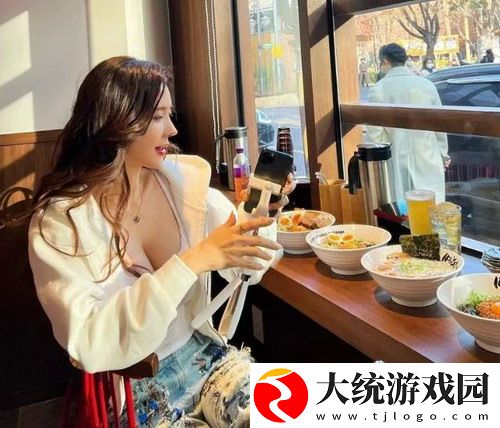 疯狂瑜伽完整版揭秘，网友狂赞：让你意想不到的健身体验！