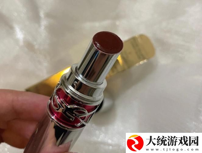 “呦YSL蜜桃色6I!网民热议你咋不上天”