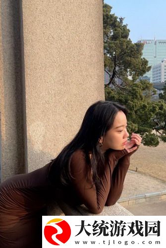 已满十八岁从进入戴好耳机的神秘世界，网友亲身体验：耳边的秘密让你欲罢不能！