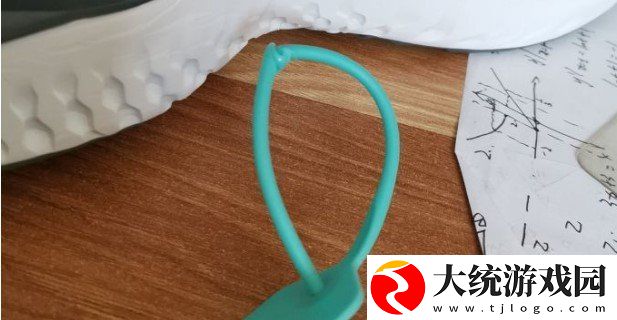 得物防盗扣怎么拆