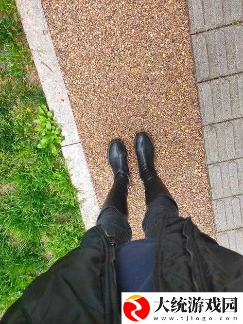 外勤中突然下雨麻妃