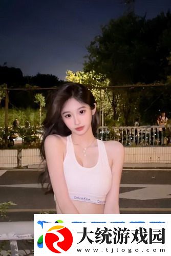 女性私处蹲下拍照有疙瘩