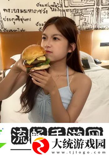 兰姨捂着嘴怕发出声音吵到