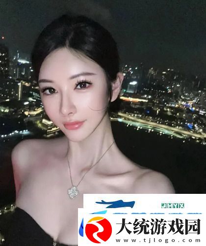 老人船上弄雨荷抚今追昔感叹岁月如歌令人心潮澎湃！
