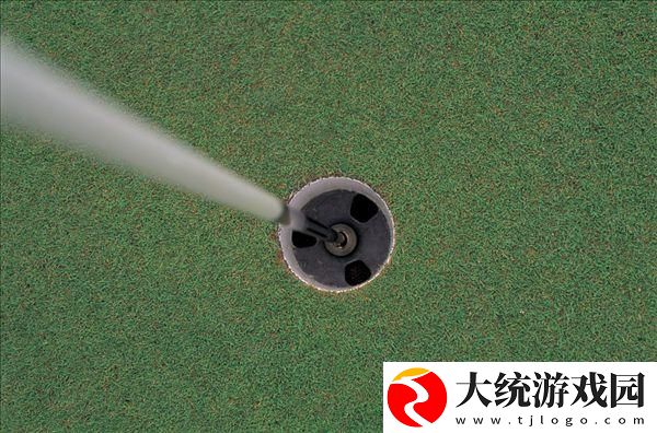 我成了大家的高尔夫球洞——一个孤独者的内心独白