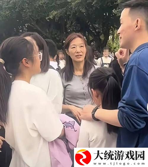 震惊！老婆被快递员干了一下午