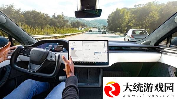 特斯拉FSD领跑自动驾驶